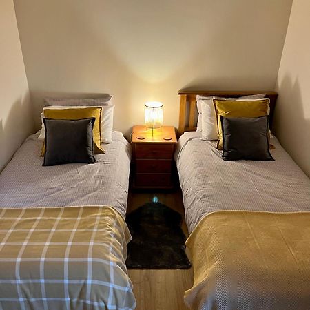 Tom Rocky'S Farmyard Villa Templemore Ngoại thất bức ảnh